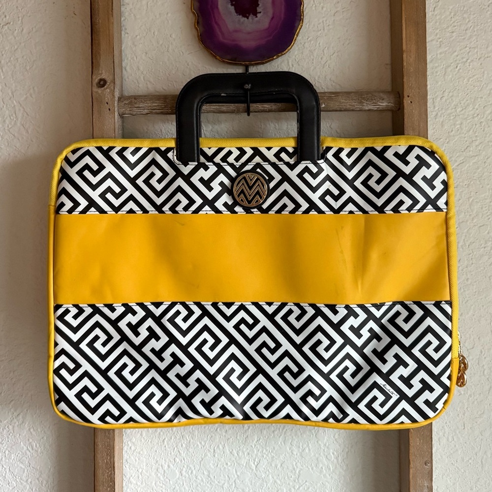 Macbeth Collection Retro Laptop Bag 15.5”